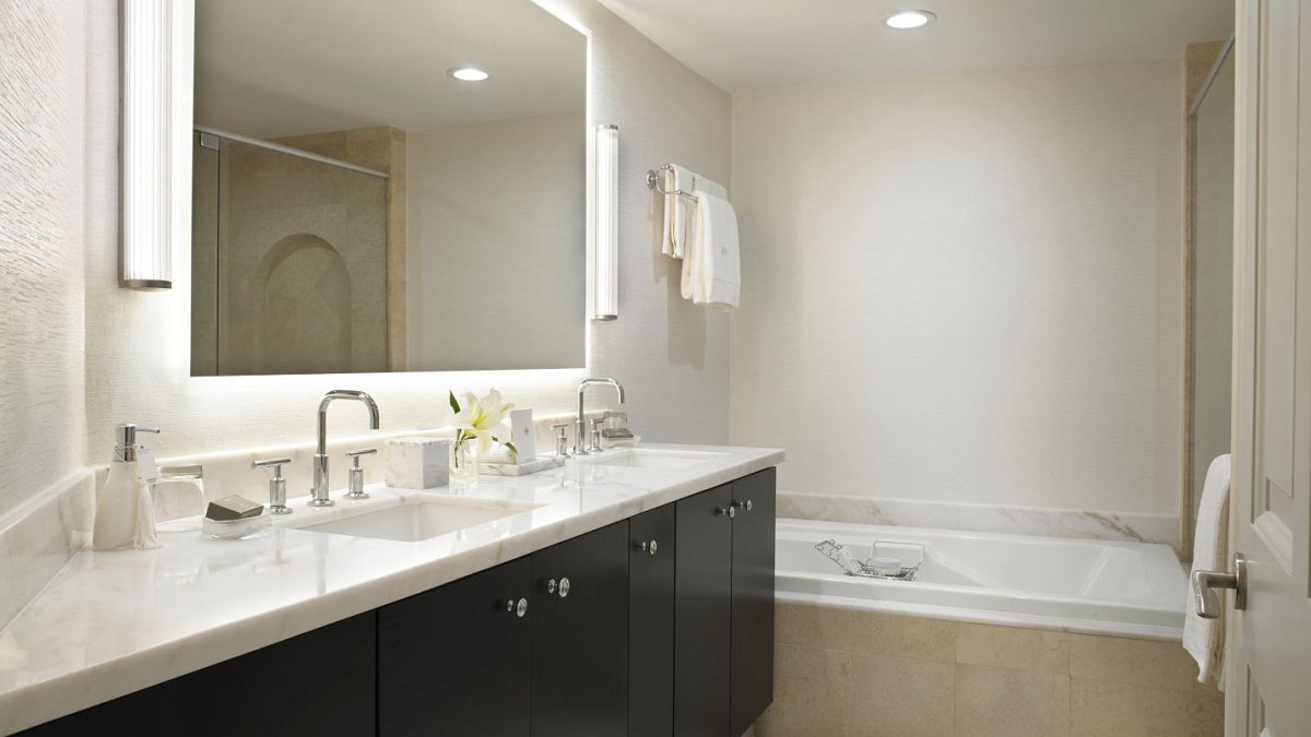 Acqualina Resort & Residences On The Beach - Photo 4