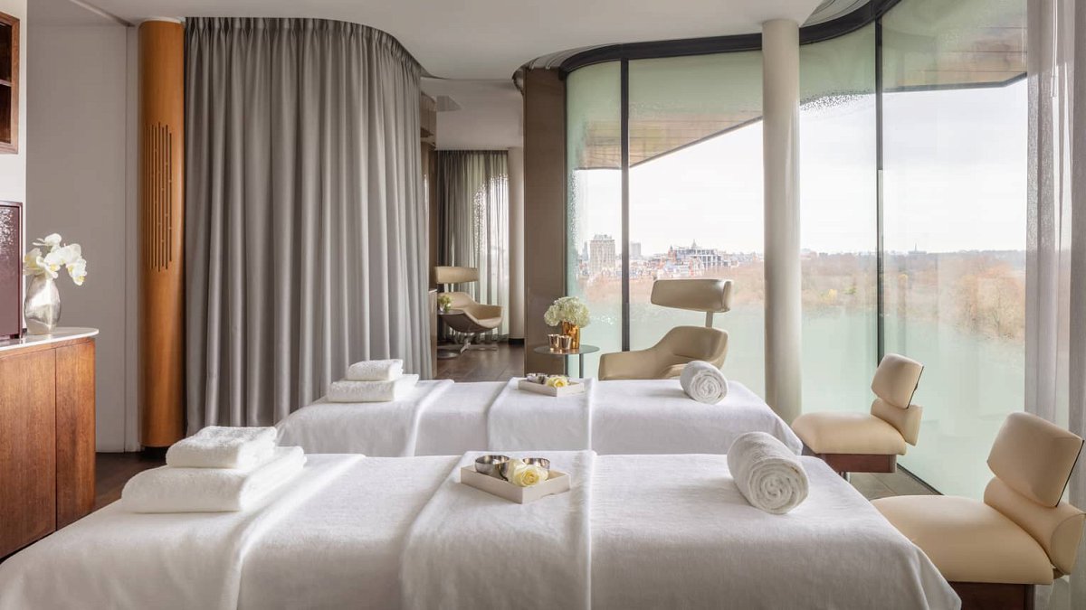 Four Seasons Hotel London at Park Lane - Photo 8