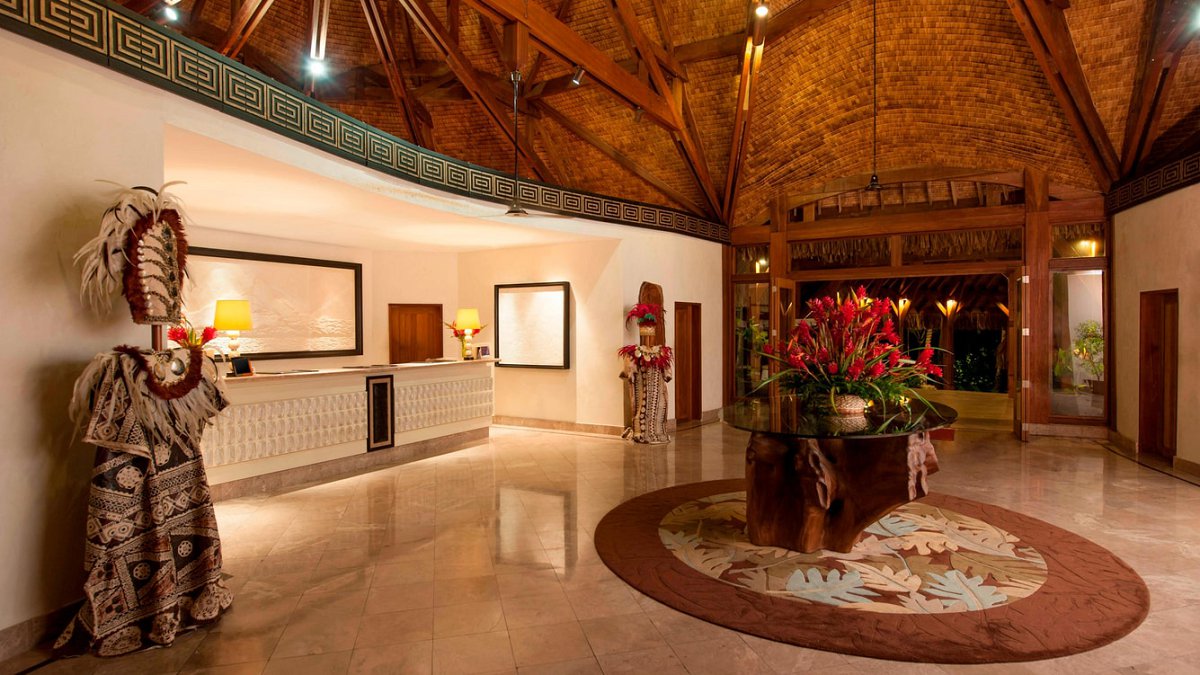 The St. Regis Bora Bora Resort - Photo 2