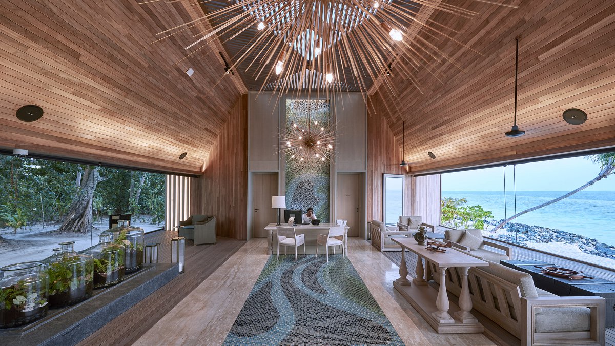 The St. Regis Maldives Vommuli Resort - Photo 2