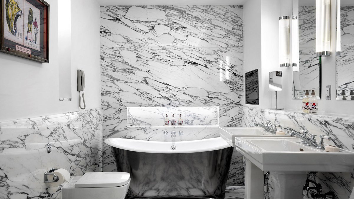 The Whitby Hotel - Photo 6