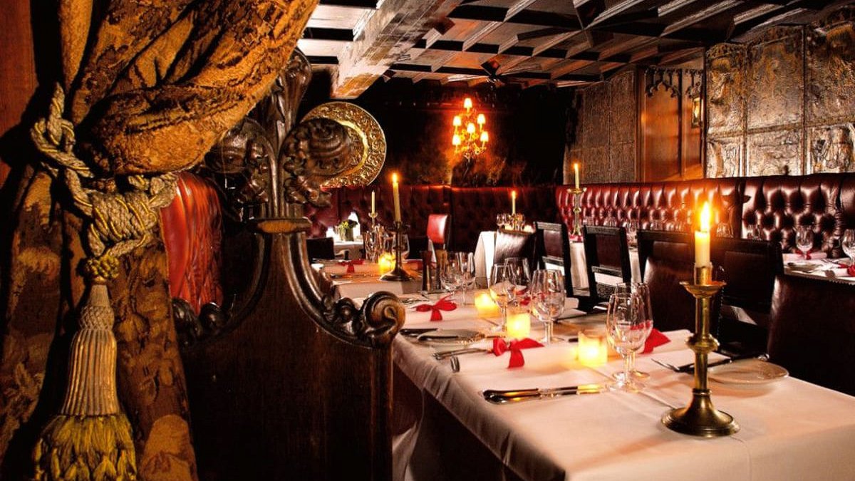The Witchery by the Castle - Photo 9
