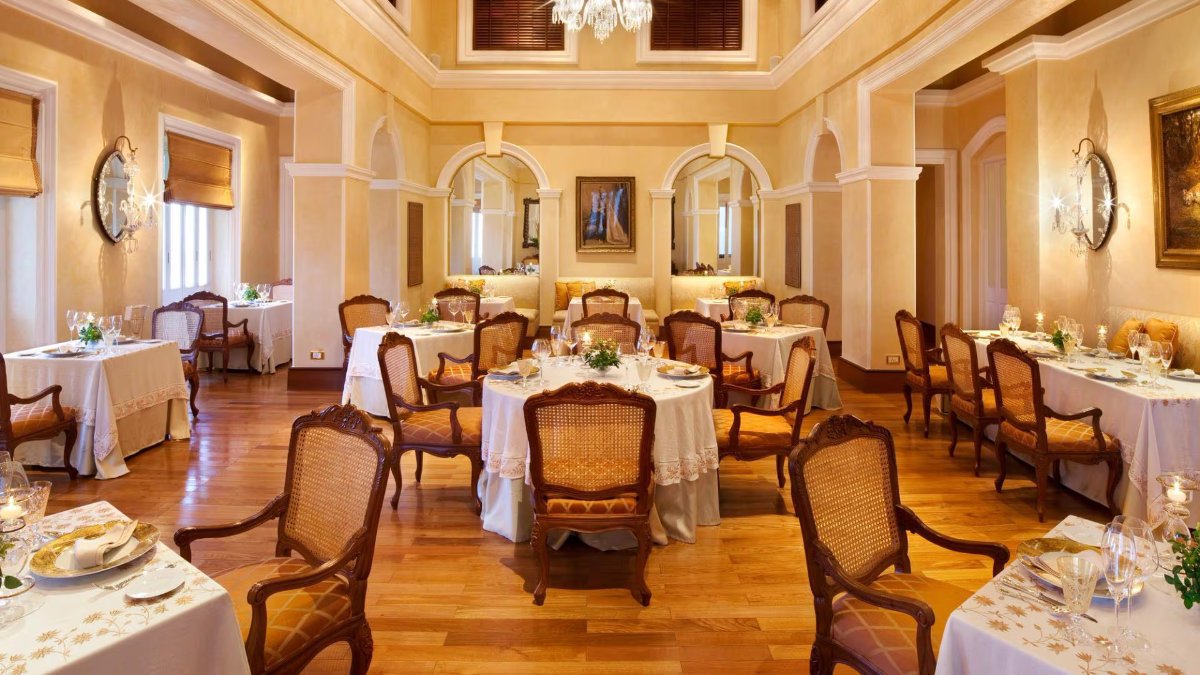 Taj Falaknuma Palace - Photo 7