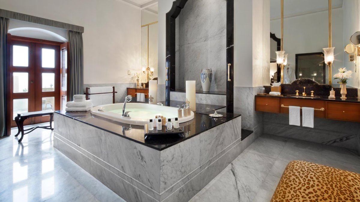 Taj Falaknuma Palace - Photo 5